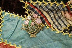 BR62 Vintage Brooch, Pin, Costume Jewelry, Flower Basket, Gold Toned