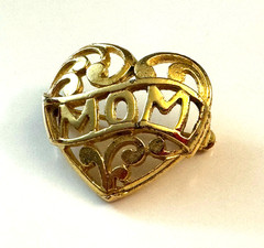 Vintage Gold Tone Openwork MOM Heart Brooch Pin Estate Mother’s Day Gift