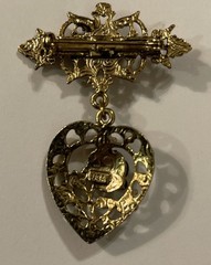 VTG 80s Gold Brooch Heart Rose Pearl Dangle USA Filigree