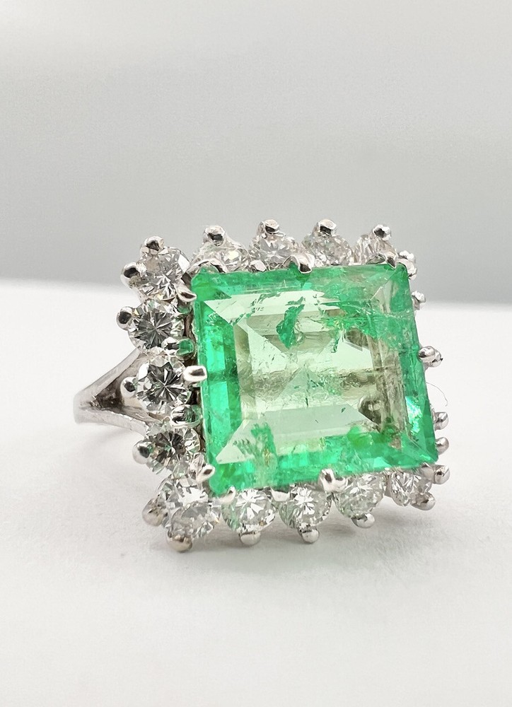 Vintage 14k White Gold 3.50ct Green Emerald & 1.25ct Diamond Halo Ring