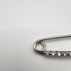Square Diamond Shape Rhinestone Silver Tone Safety Pin Style Pin Brooch 3″ Long