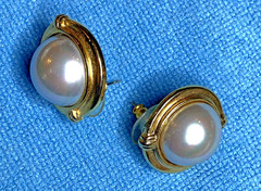 Carol Lee Signed Post Earrings Faux Iridescent Pearl Gold-Tone Vintage