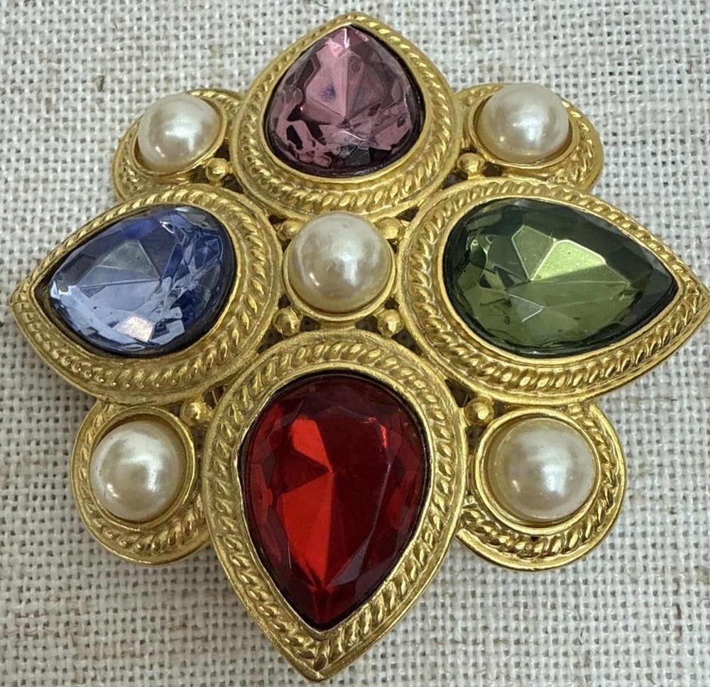 Vintage @TAT Multicolor Rhinestone Brooch – Faux Pearl Gold Tone Statement Pin