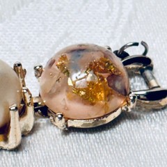 CORO pink confetti Lucite cabochon faux pearl bracelet fold over clasp vintage