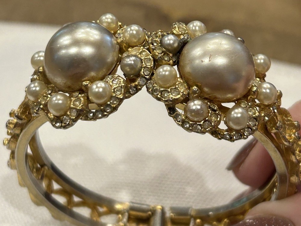 Vintage Signed HOBE Gold Tone & Faux Pearl Rhinestone Hinged Clamp Bracelet Sz M