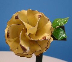 Vintage Hippy Mod 60’s Creamy Beige & Brown Enamel Flower Pin Brooch