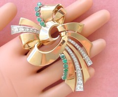 VINTAGE RETRO 2.59ctw MINE DIAMOND .82ctw EMERALD 18K BIG BOW RIBBON BROOCH 1940