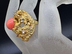 VINTAGE GOLD TONE FAUX CORAL CRYSTAL TEXTURED COCKTAIL FREE FORM RING SIZE 7.5