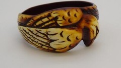 Vintage Carved Parrot Bird Bangle Bracelet Laquer Bone Horn MCM L@@K