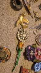 Vintage Brooches Set Mixed Lot Materials Metal Wood Plastic Gold Tone