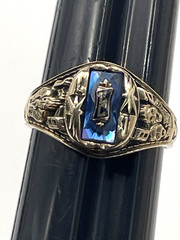 Vintage 1982 Jostens 10K Yellow Gold LC High School Class Ring Blue Stone Size 9