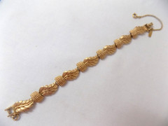 Vintage 1955-60s Monet Gold Tone 7″ Leaf Bracelet W/Safety Chain