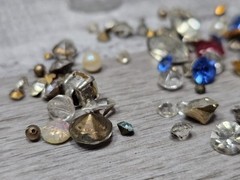 Vtg Estate Costume Jewelry Crystals Glass Rhinestones Lot For Repairs Parts G9.1