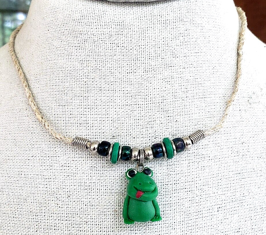Vintage Polymer Fimo Clay Clay FROG Pendant Choker Necklace 17″ Rope Cord