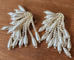 Vtg Glamorous Cha Cha Statement Burst Earrings Faux Pearl Cluster Fringe Clip On