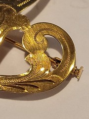 Vintage Beautiful L shape Brooch Set In 18k Yellow Gold, Stamped 750 European