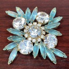MCM Light Aqua Blue Glass Faceted Prism Rhinestones Pin Brooch 2.5” Goldtone Vtg
