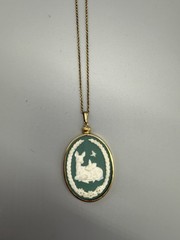 Franklin Mint Cameo Deer Mothers Day Pendant. 18 Inch Chain.