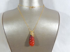 TRIFARI 70’s LANVIN MODERNIST ERA AMBER LUCITE LARGER DROP PENDANT 30″ NECKLACE