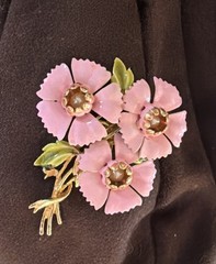 Vintage unsigned Coro Brooch 1940s 1950s Pink Enamel Pearl Floral Pin