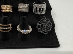 Estate Jewelry Lot 18 Rings Rhinestone Gold Silver Tone Vintage Fashion