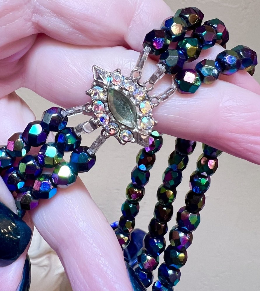 BEAUTIFUL Vintage Iridescent Sparkling Black Peacock Bead 3 Strand Necklace