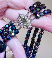 BEAUTIFUL Vintage Iridescent Sparkling Black Peacock Bead 3 Strand Necklace
