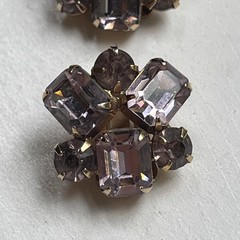 Vintage Weiss Prong Set Purple Lilac Faceted Crystal Glass Clip On Earrings