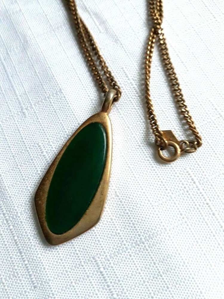 Vintage Gold Tone Necklace 24 Inches with Pendant 2X1 Inch – As Pictured -VM120
