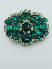 Vintage Unsigned Silver Tone Brooch w/Emerald & Lime Green Prong Set Crystals