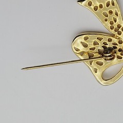 AAI Filigree Bow Jewelry Gold Tone Ribbon Pin Vintage 1990s Brooch Signed
