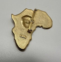 Vintage “JJ” Jonette Jewelry Silver Gold Pewter ‘Africa Face Continent’ Pin