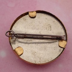 Vintage Made In Holland Glass Floral Miniature Round C Clamp Pin Brooch