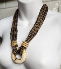 VTG 80’s Multi-Strand Bronze Gunmetal Silver Beaded Horn Ring Pendant Necklace