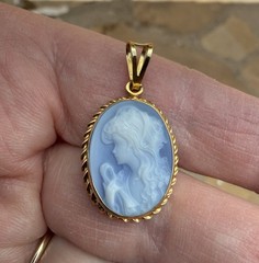 18k Gold Blue Agate Cameo Pendant Made In Italy
