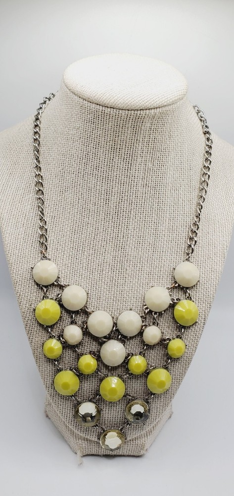 18″ Green, White and Yellow Flat Faceted Round Stone Statement Necklace