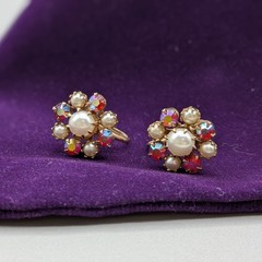 Vtg 50s Faux Pearl Aurora Borealis Rhinestone Cluster Flower Screw Back Earrings