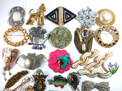 Modern, Vintage Unsigned Brooch Lot of 33 Pieces (Group B)
