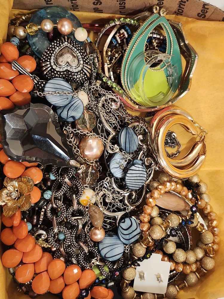 Vintage to now jewelry lot #112