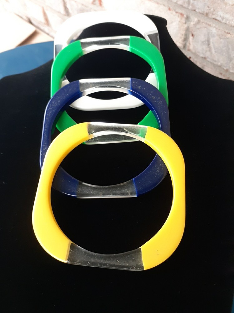 4 Vtg MOD Lucite Bangles Bracelets Yellow Green Blue White Clear Square