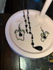 Vintage Necklace and starting set Saw Signed necklace