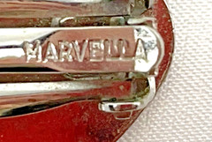 Mixed LOT of VINTAGE Name Brand Fashion SINGLE EARRINGS — No pairs