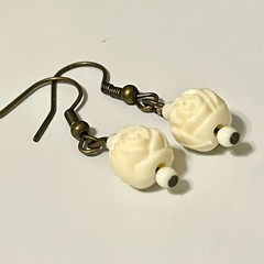 Vintage White Cream Rose Bud Flower Earrings Gold Tone Plated Carved Beads