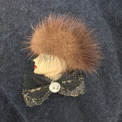 Vintage Brooch Pin Ladies Face With Fur Hat Bow At Neck