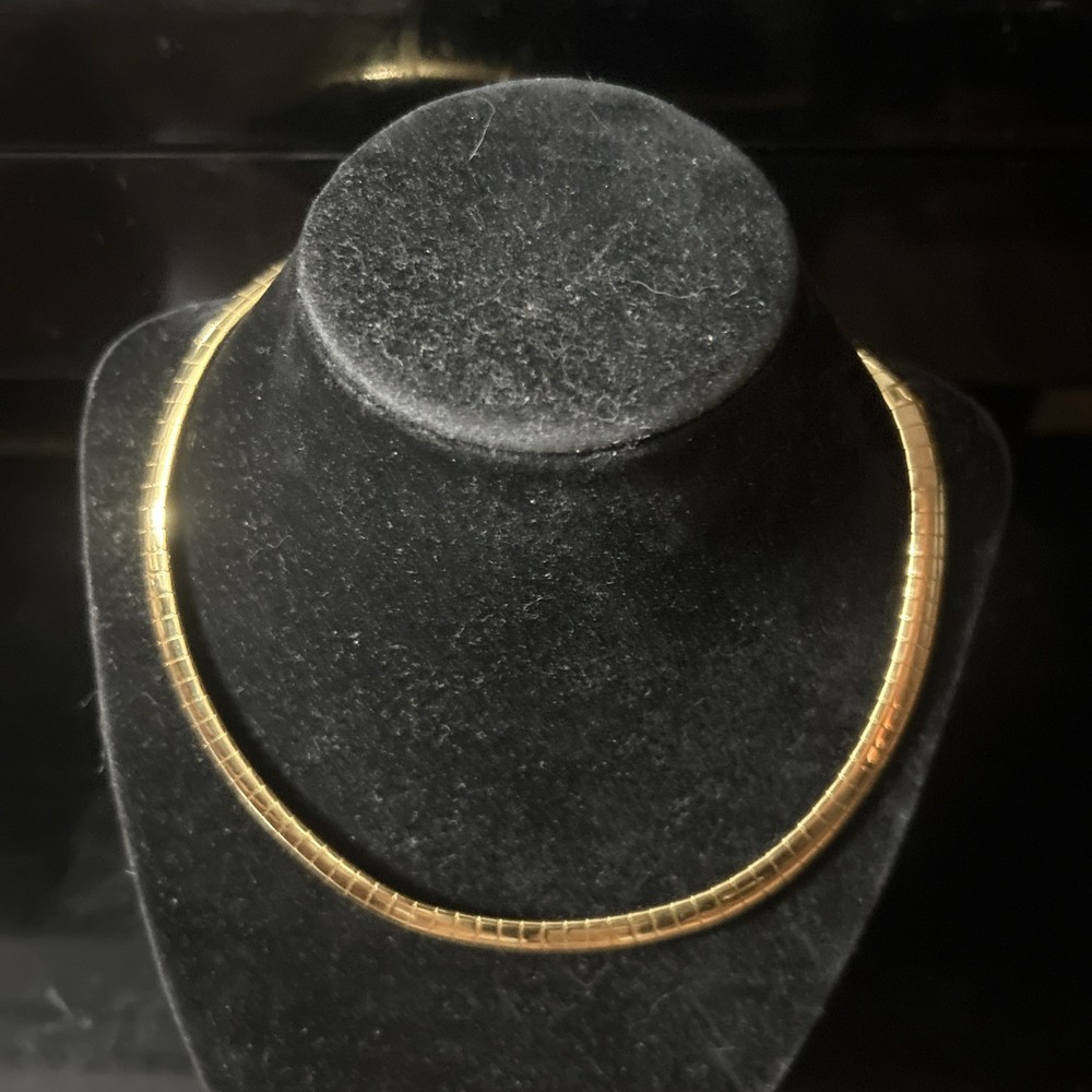 Beautiful Joan Rivers omega Gold Tone collar Necklace