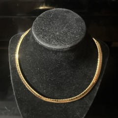 Beautiful Joan Rivers omega Gold Tone collar Necklace