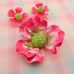 Vintage Neon Pink Green High Relief Resin Flower Pin Brooch Clip Earring Set