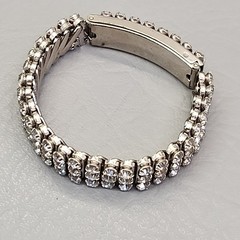 Vintage Expandable Clear Rhinestone Bracelet Hidden Compartment 6 1/8″ Stretch