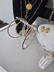 Elegant, Nice Gold/Silver Tone Jewelry Lot Some Signed