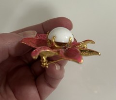 Vintage Vans Authentic Pink/Gold/White Flower Brooch